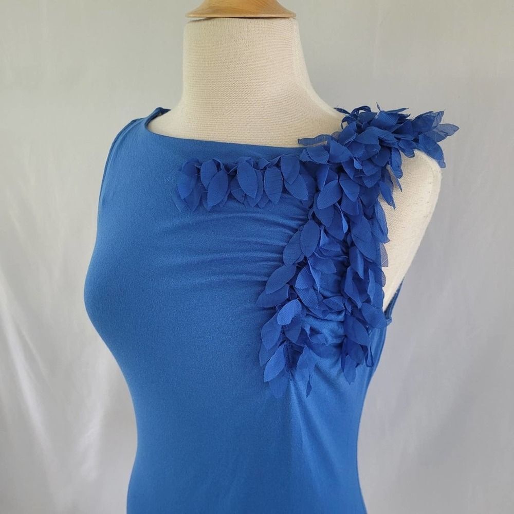 Anne Klein Blue Sleeveless Boat Neck Tank with Dimensional Shoulder Detail SZ M - Picture 2 of 11